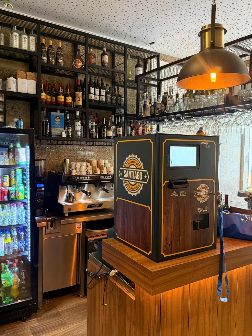 Instalação no Snack-bar Santiago